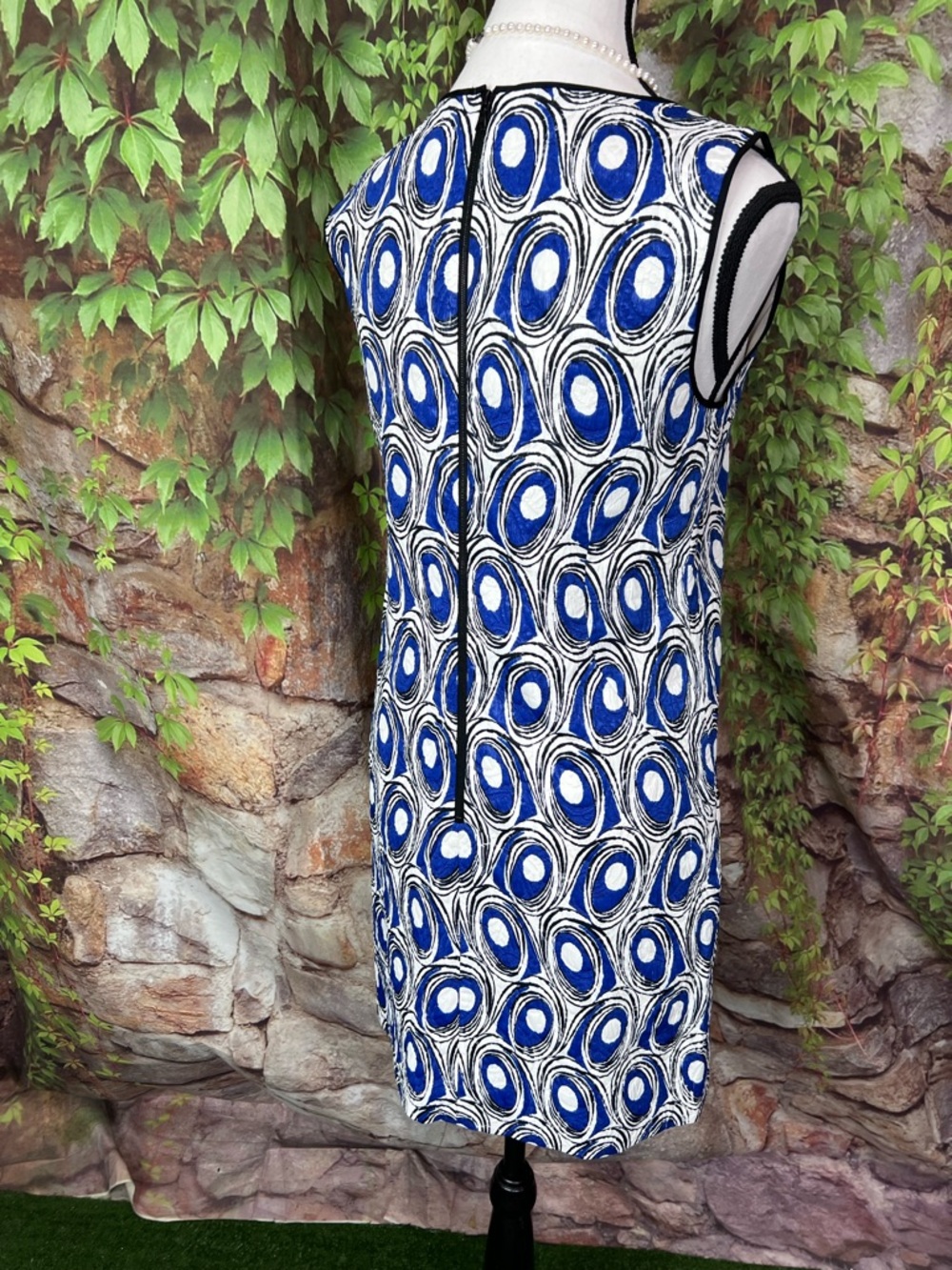 MISS WU Geometric Print Textured Tailored Luxury Sleeveless Shift Dress, 2 - Picture 7 of 9